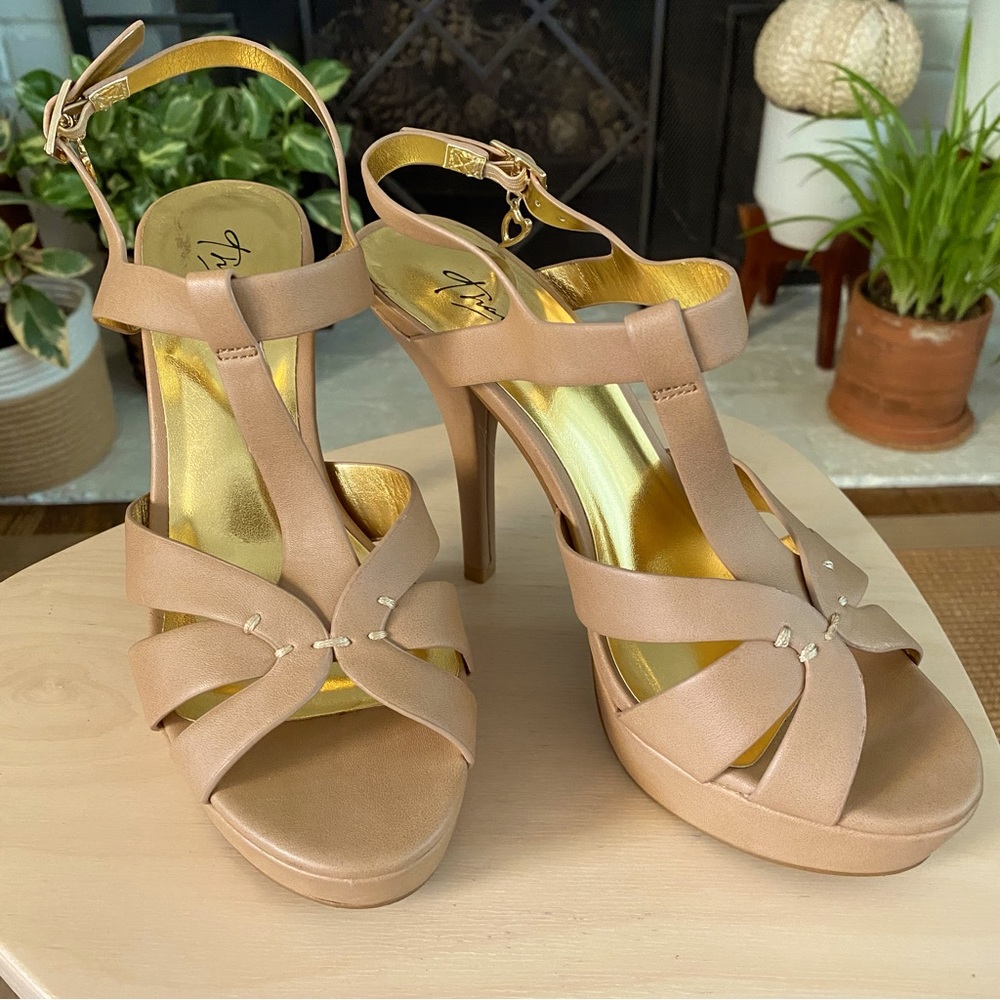 Thalia Sodi Verrdap Nude Heels Strappy Platform Sandals size 7.5